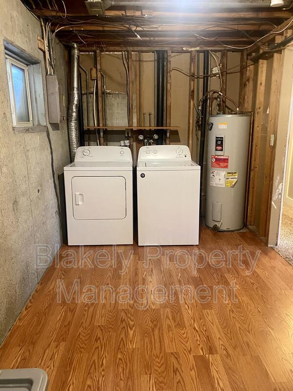 Building Photo - 1541 Marilyn Cir