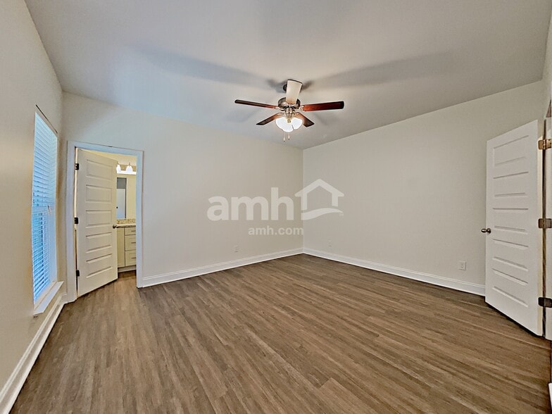 Building Photo - 5332 Tupelo St