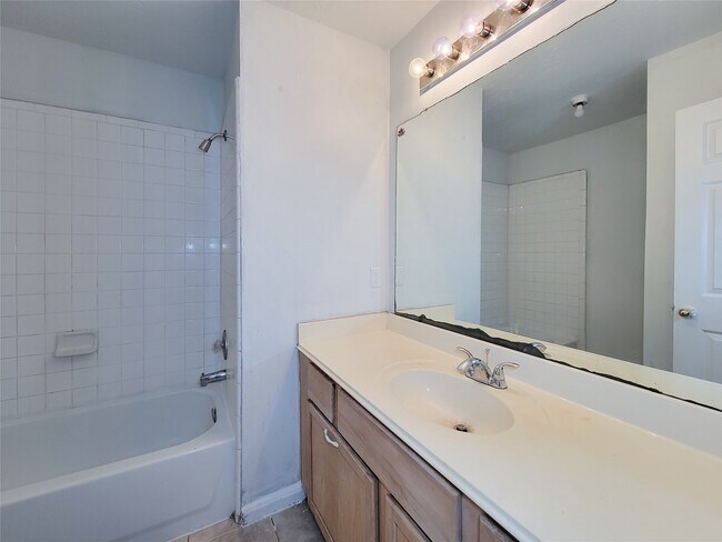 Building Photo - 3307 Pine Dust Ln