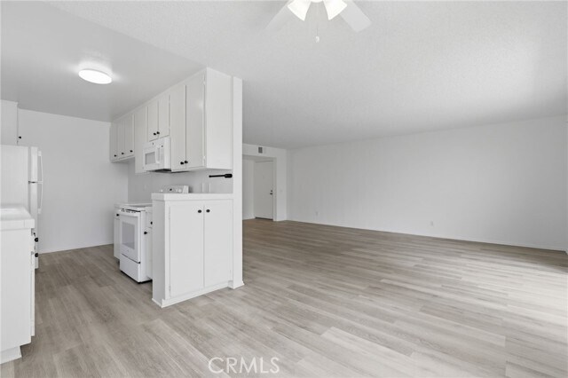 Building Photo - 5400 Lindley Ave