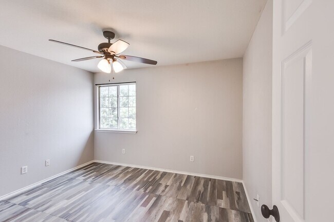 Building Photo - 4906 Causeway Ct