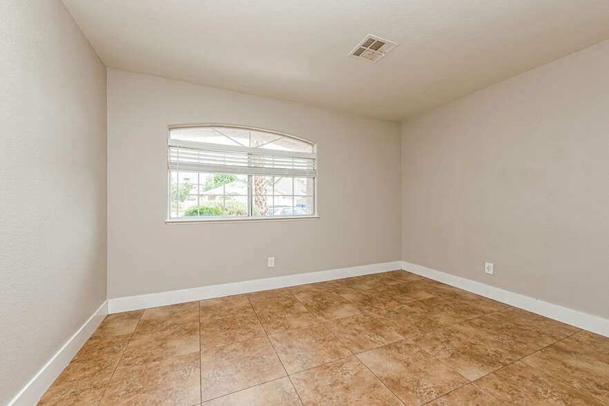 Building Photo - 7409 Hickory Hills Dr