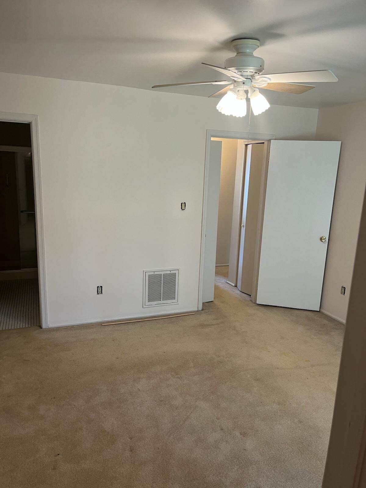Building Photo - 1447 Thornwood Dr