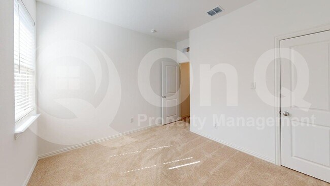 Building Photo - 4849 Sagerun Dr