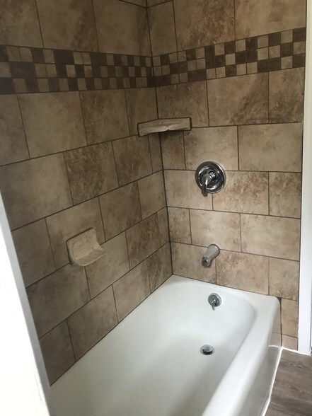 Bathroom - 730 Clevio St