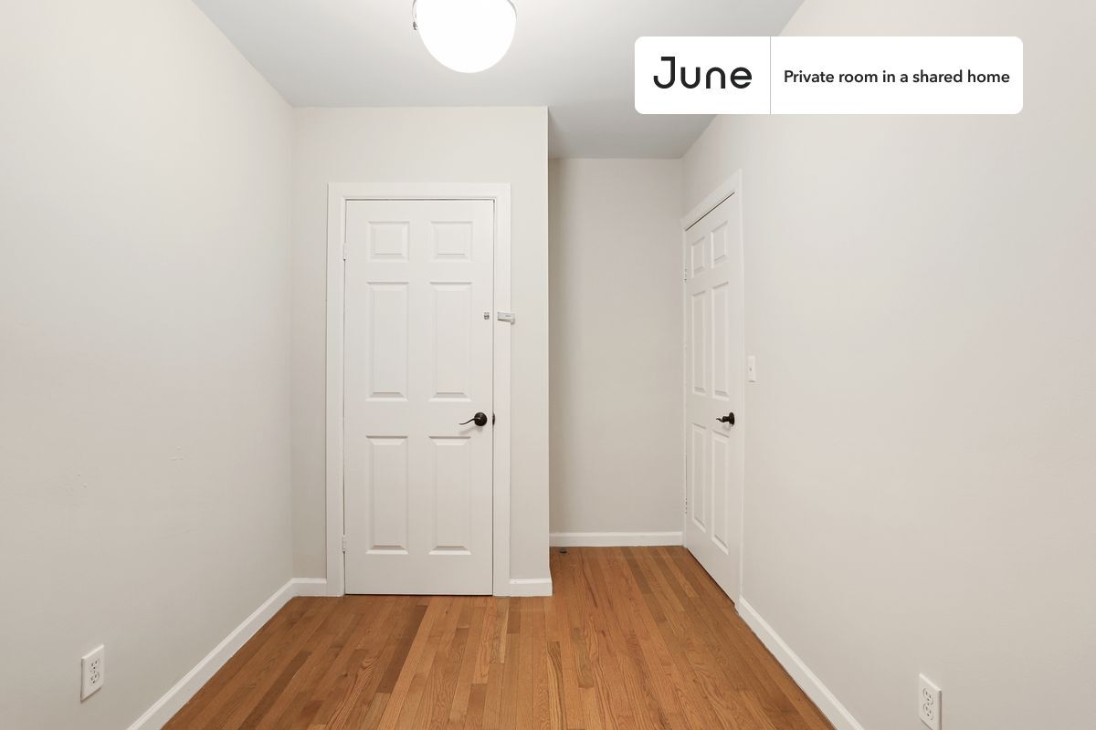 Building Photo - Private bedroom in 2 bed/1 bath Home