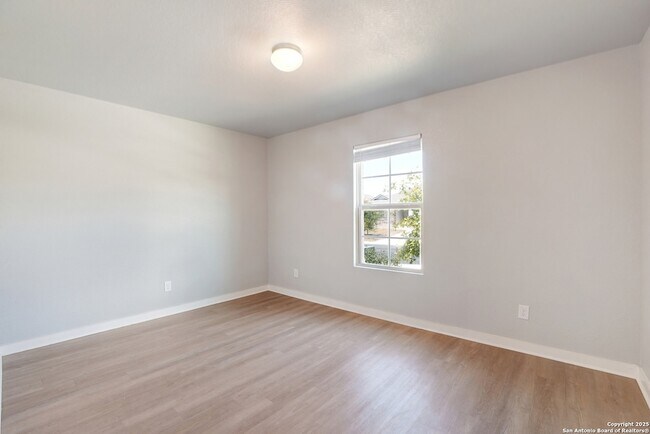 Building Photo - 10726 Francisco Way