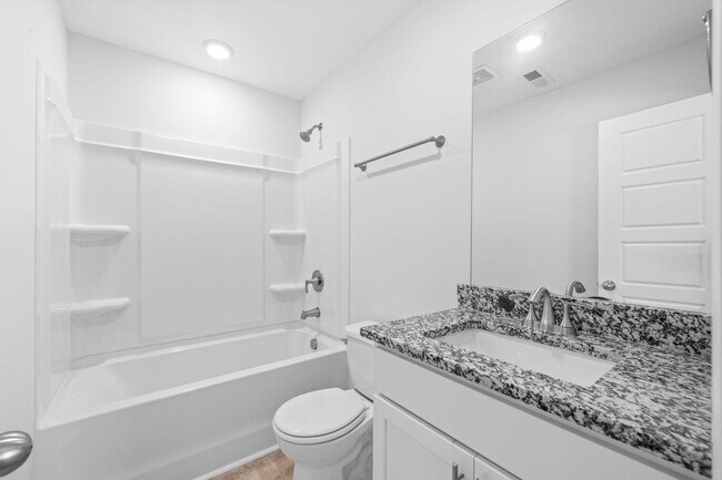 Building Photo - 2 Bedroom Condo For Rent Near Riverside Dr...