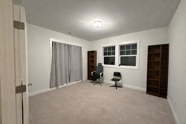 Building Photo - Spacious 5B Home in Desirable Sammamish neighborhood