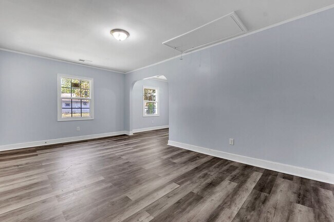 Building Photo - 1682 PENDLETON