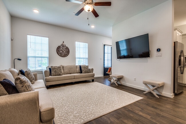 Building Photo - 7223 Switchgrass Rd