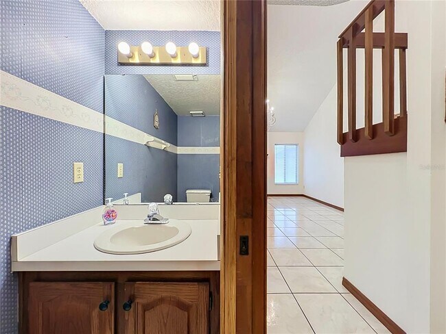 Building Photo - 4119 Waterview Loop