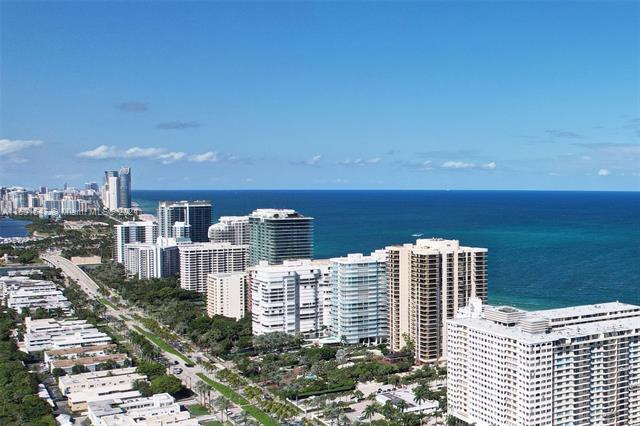Building Photo - 10155 Collins Ave