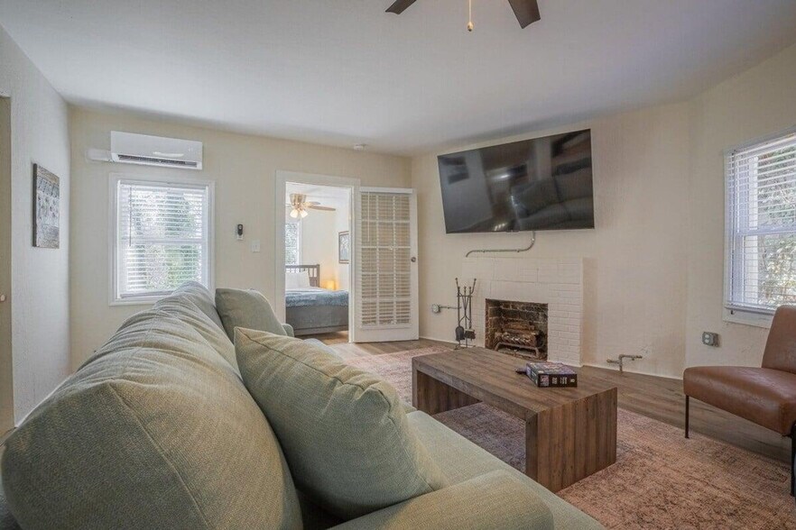 Primary Photo - 838 Bobbin Mill Rd