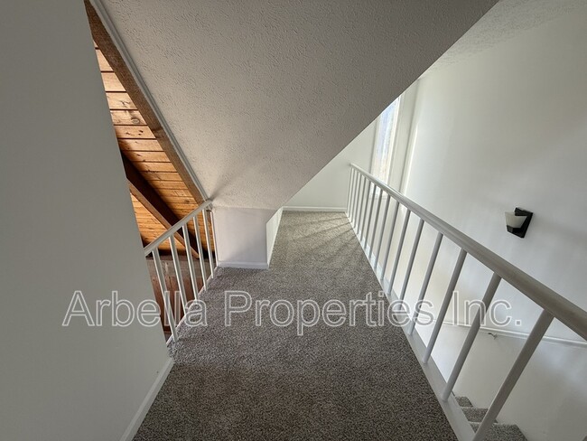 Building Photo - 505 Duel Ln