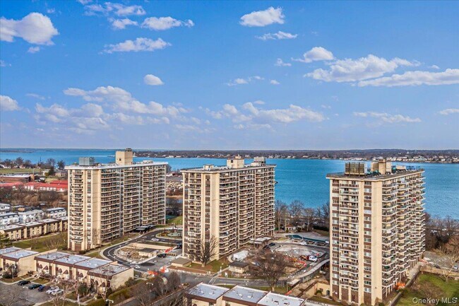 Building Photo - 17-85-85 215th St