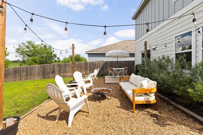 Building Photo - 6702 Routenburn St