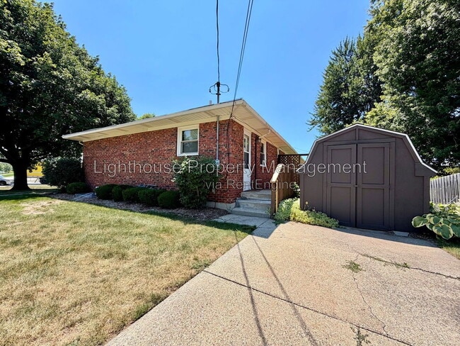 Building Photo - 487 84th St SW