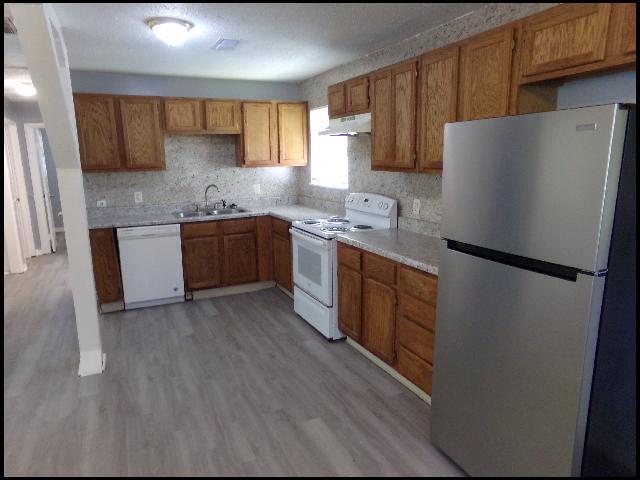 Building Photo - 908 Greenlea Dr
