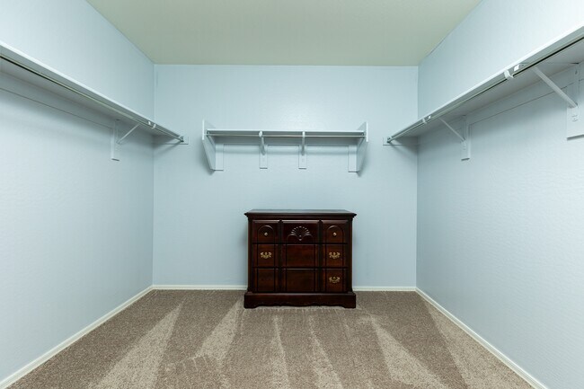 Building Photo - 440 W Guinea Ct
