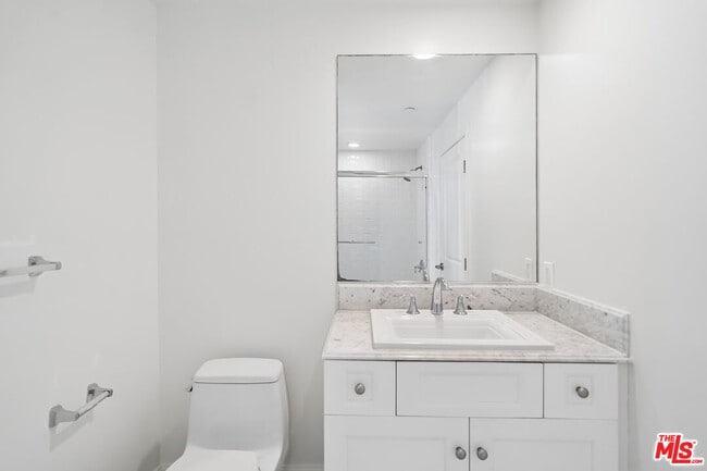 Building Photo - 1050 S Holt Ave