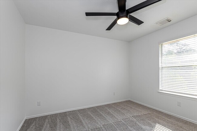 Building Photo - 150 S Star Ridge Cir