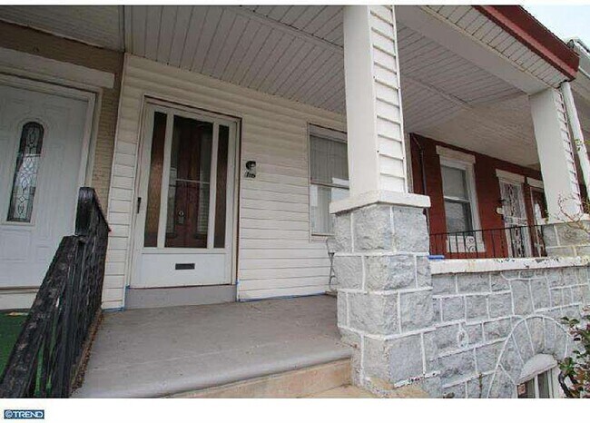 Primary Photo - 116 N 61st St
