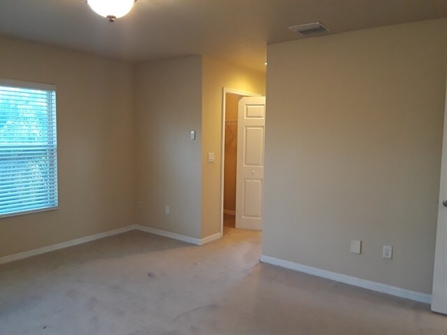 Building Photo - 1025 Windton Oak Dr