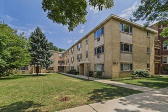 Building Photo - 7019 N Ridge Blvd