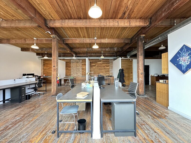 Building Photo - 3124 W Carroll Ave