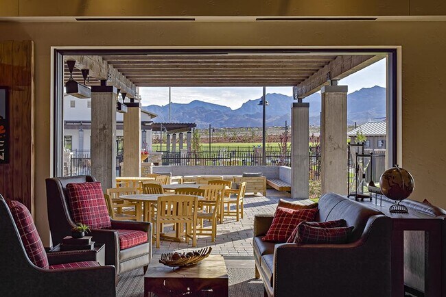 Building Photo - Unique Floorplan in Skye Canyon!