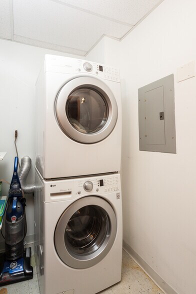 Building Photo - 910 S Michigan Ave