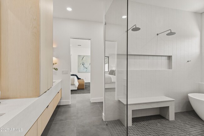 Building Photo - 5156 N 45th Pl