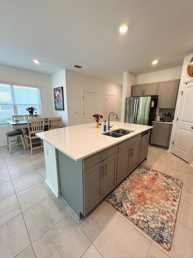 Building Photo - 3 BR/  2.5 BA  Townhome - ANNIES WALK