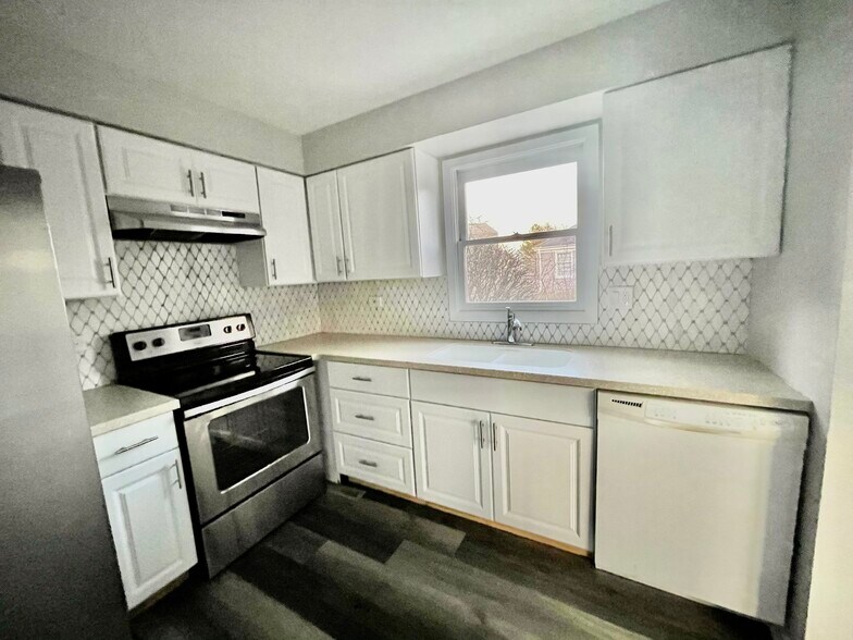 Building Photo - 837 Garfield Ave