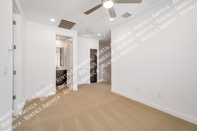 Building Photo - 4100 S Pinelake Way