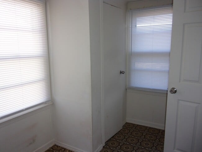 Building Photo - 502 Brendale Dr