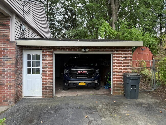 Building Photo - 500 Briarcliff Ave