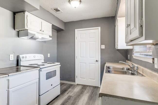 Building Photo - Spacious 4 Bed, 2 Bath Single-Story Gem in Dallas' Pleasant Grove – Move-In Ready and Available Now!