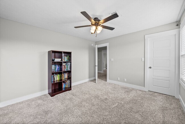 Building Photo - 538 Fieldview Wy