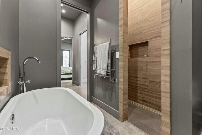 Building Photo - 7861 E Vía Marina