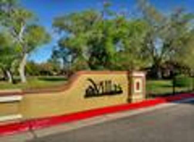 Building Photo - 3 bedroom 2.5 bathroom Townhome