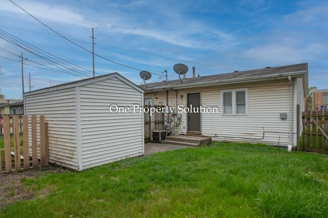 Building Photo - 1147 Logan St