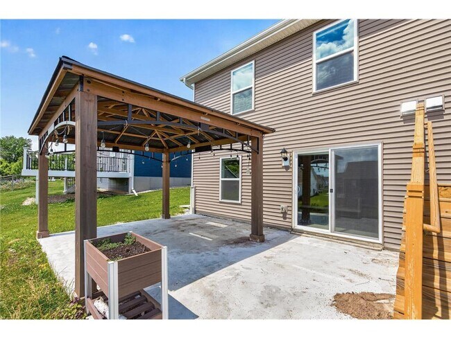 Building Photo - 18099 Heirloom Ct