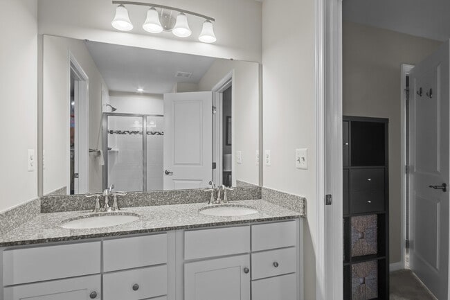 Building Photo - Elevated Old Town Ashburn Living: A Four-L...