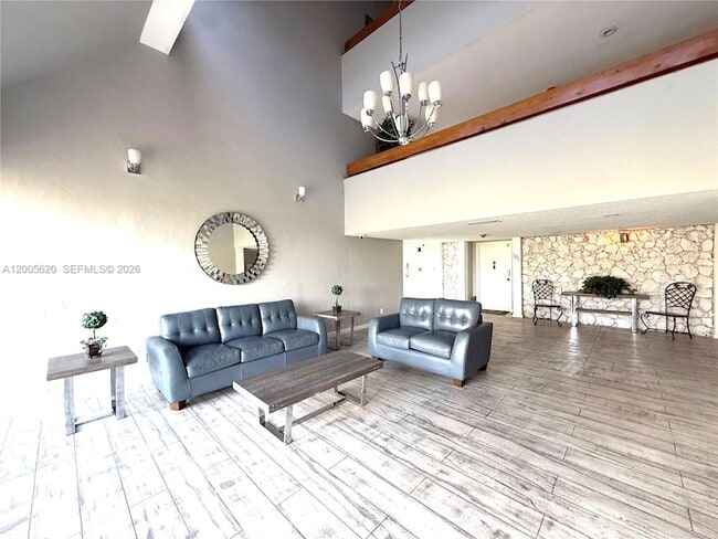 Building Photo - 230 Lakeview Dr