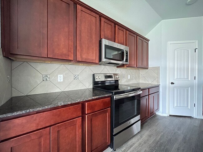 Building Photo - 808 Hickok Dr
