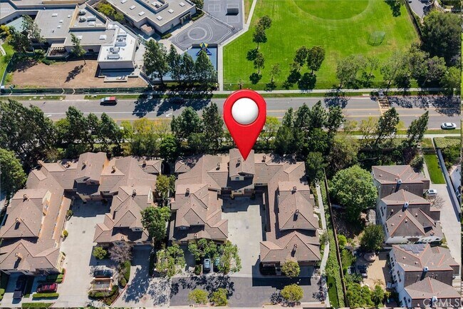 Building Photo - 210 Timberwood