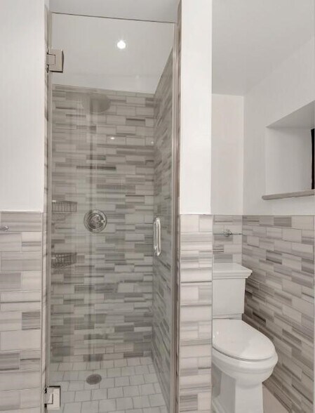 Building Photo - 250 Mott St