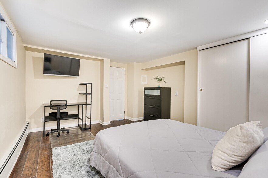 Building Photo - 46 Van Houten Ave